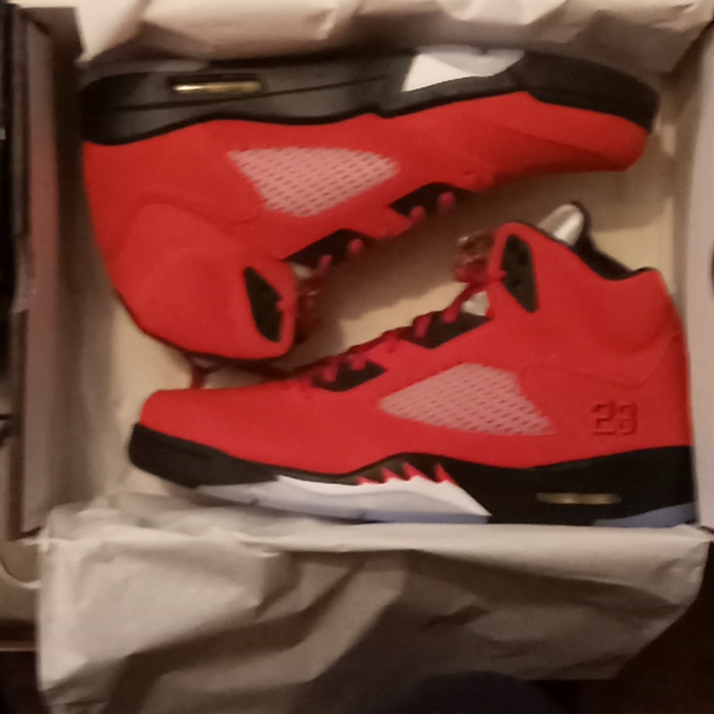 Jordan 4 raging bull